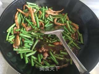 豆角烧肉烹饪指南，家常美食的制作秘诀