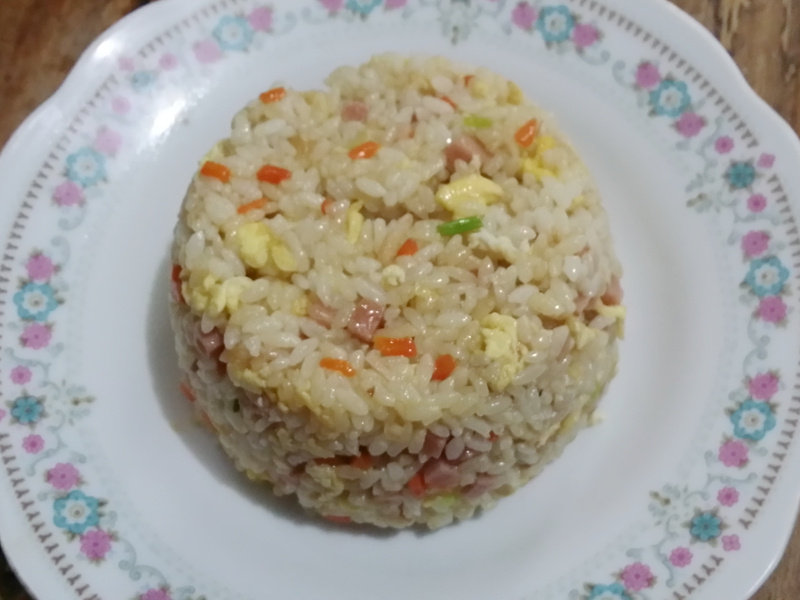 家常炒饭制作指南，简单步骤，美味可口